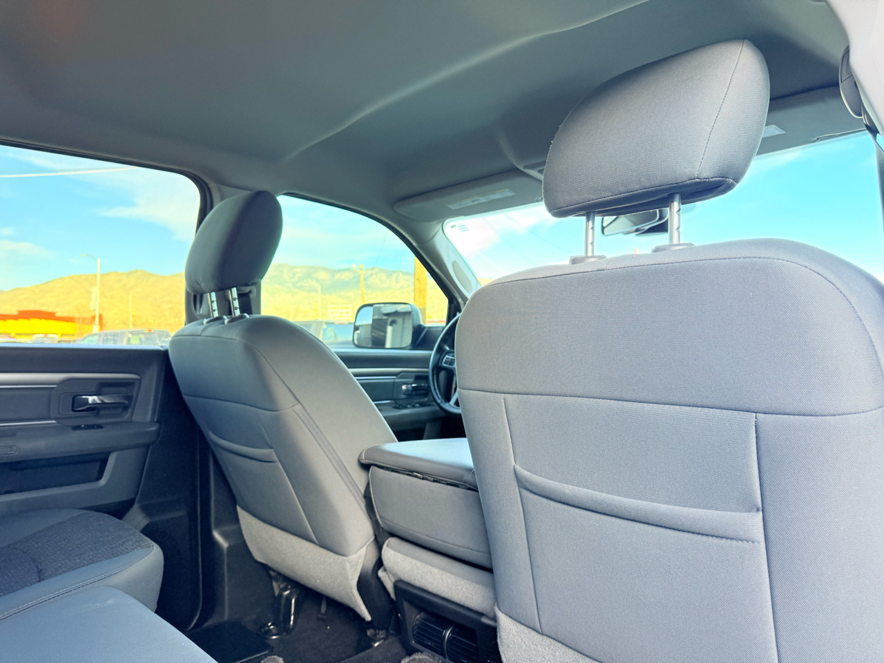 RAM 2500 Laramie Crew Cab LWB 4WD 2016