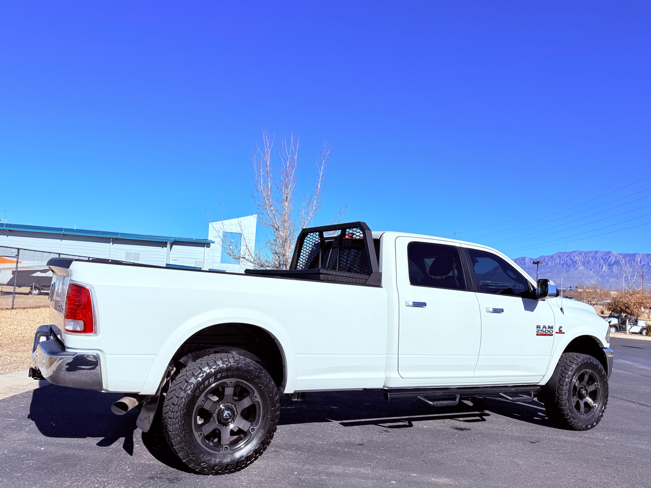 RAM 2500 Laramie Crew Cab LWB 4WD 2016