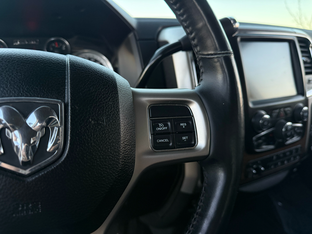 RAM 2500 Laramie Crew Cab LWB 4WD 2016