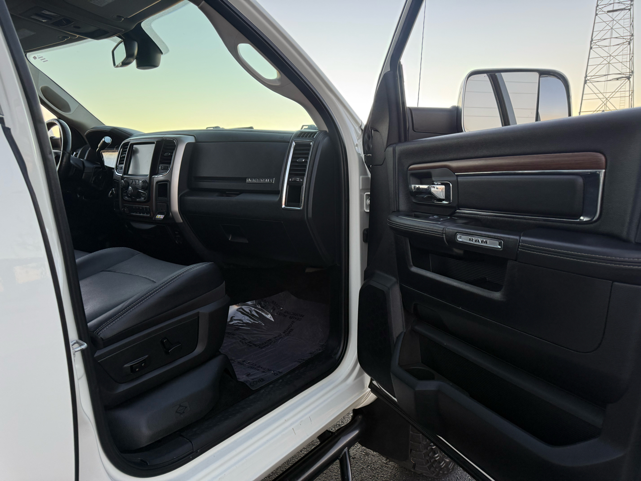 RAM 2500 Laramie Crew Cab LWB 4WD 2016