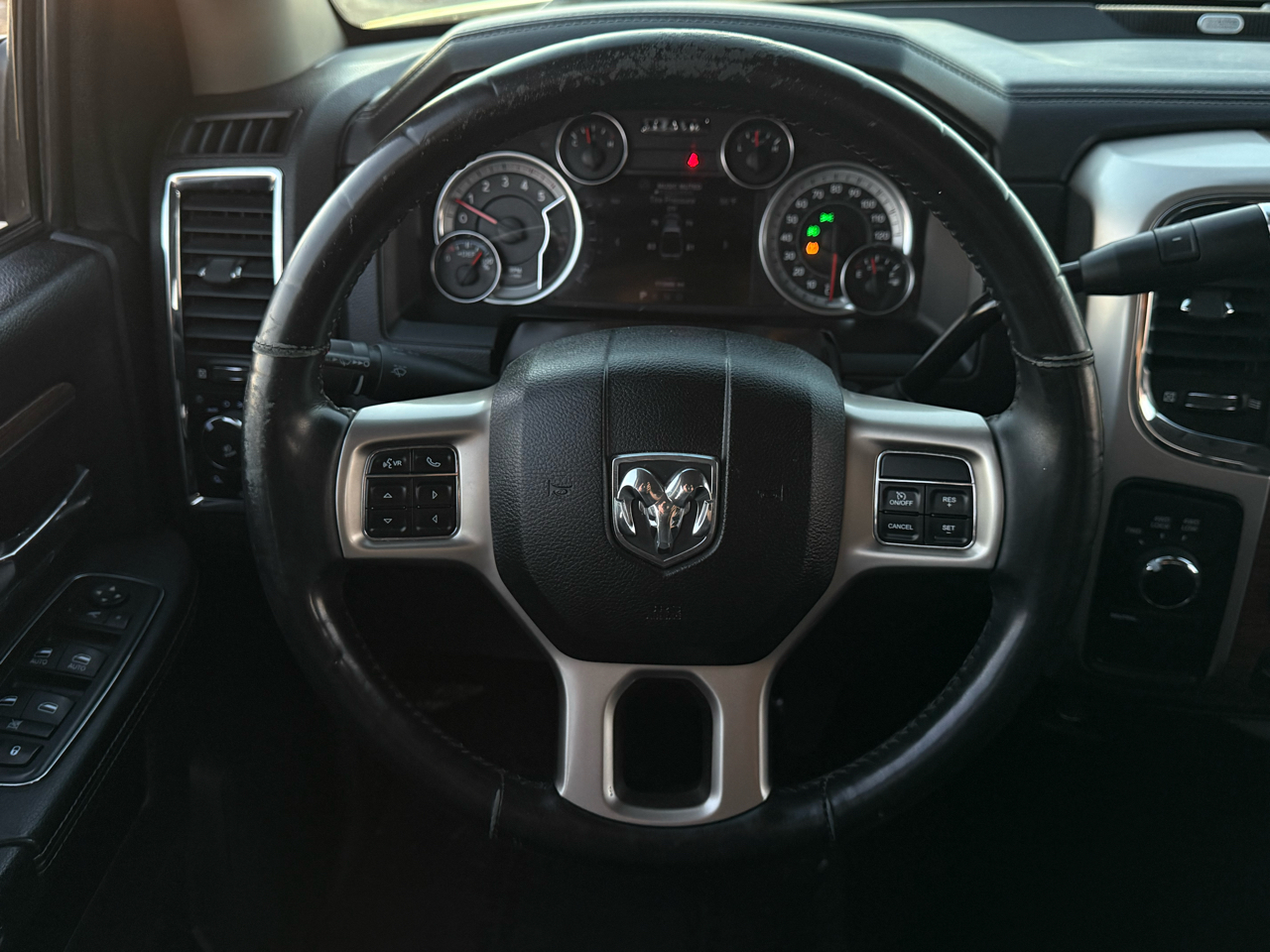 RAM 2500 Laramie Crew Cab LWB 4WD 2016