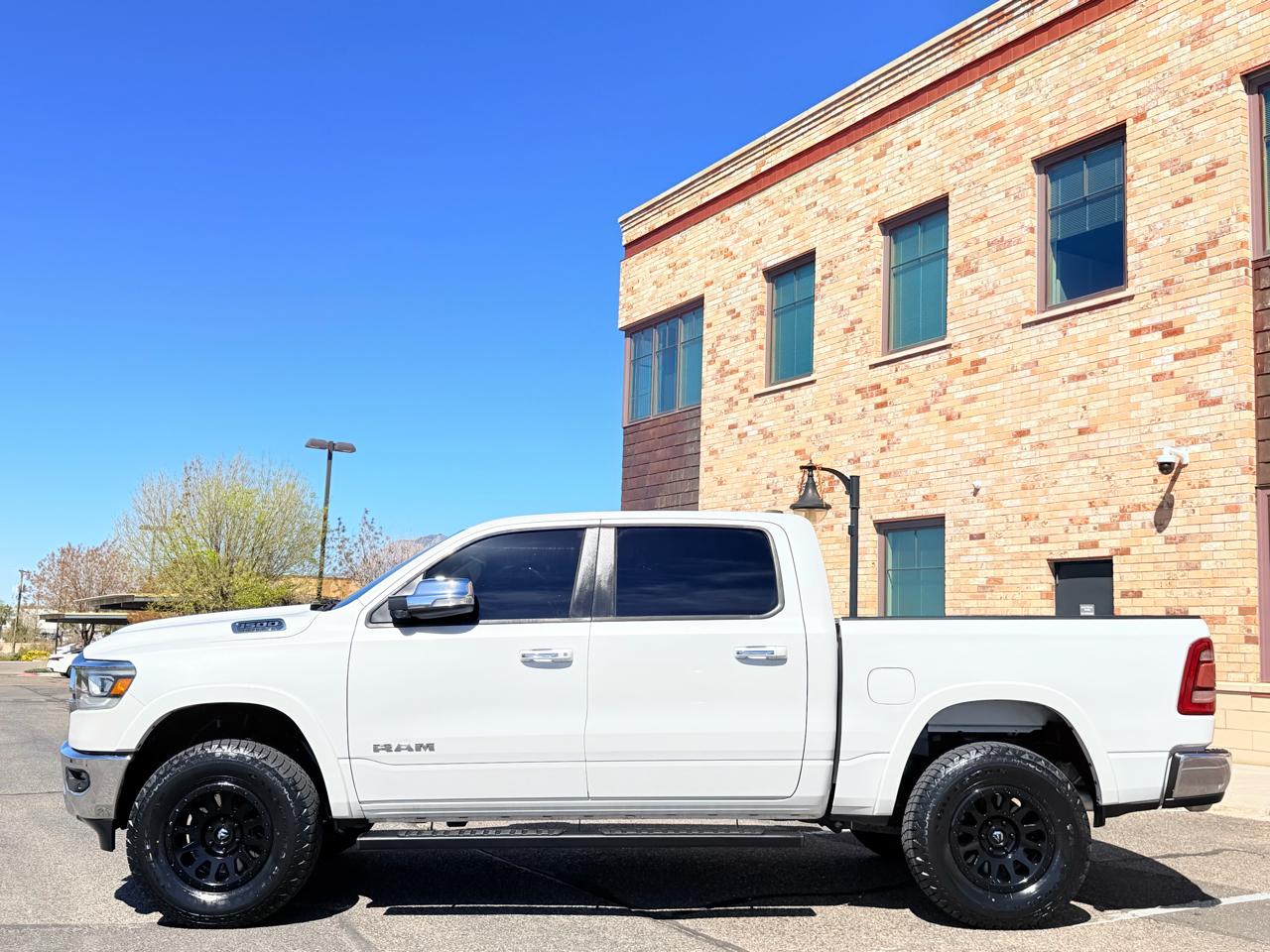 RAM 1500 Laramie Crew Cab SWB 4WD 2019