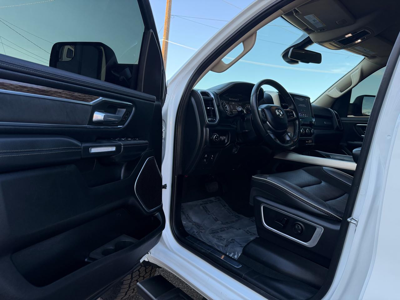 RAM 1500 Laramie Crew Cab SWB 4WD 2019