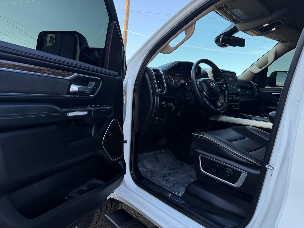 RAM 1500 Laramie Crew Cab SWB 4WD 2019