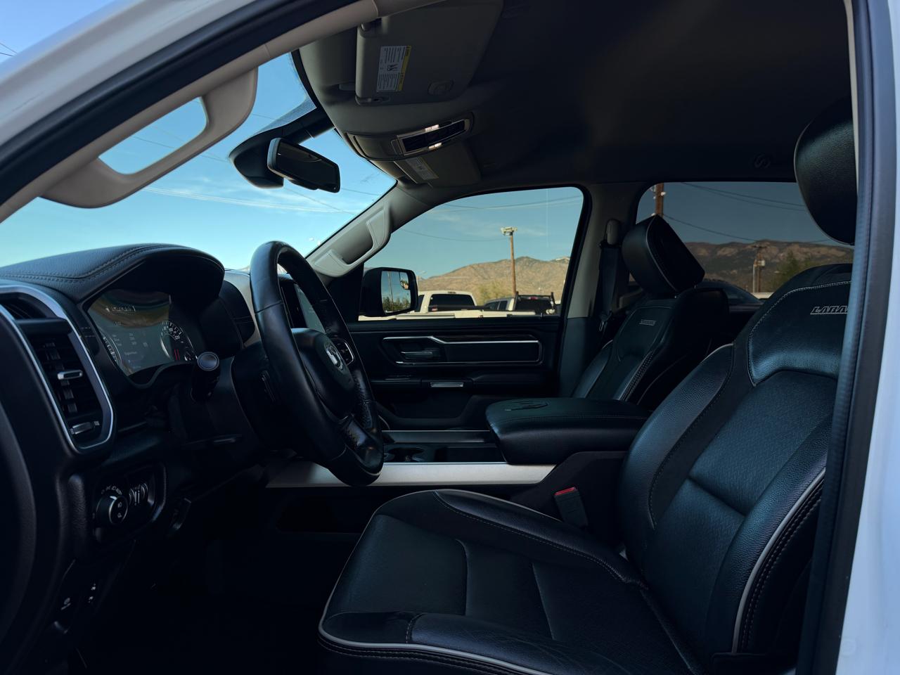RAM 1500 Laramie Crew Cab SWB 4WD 2019