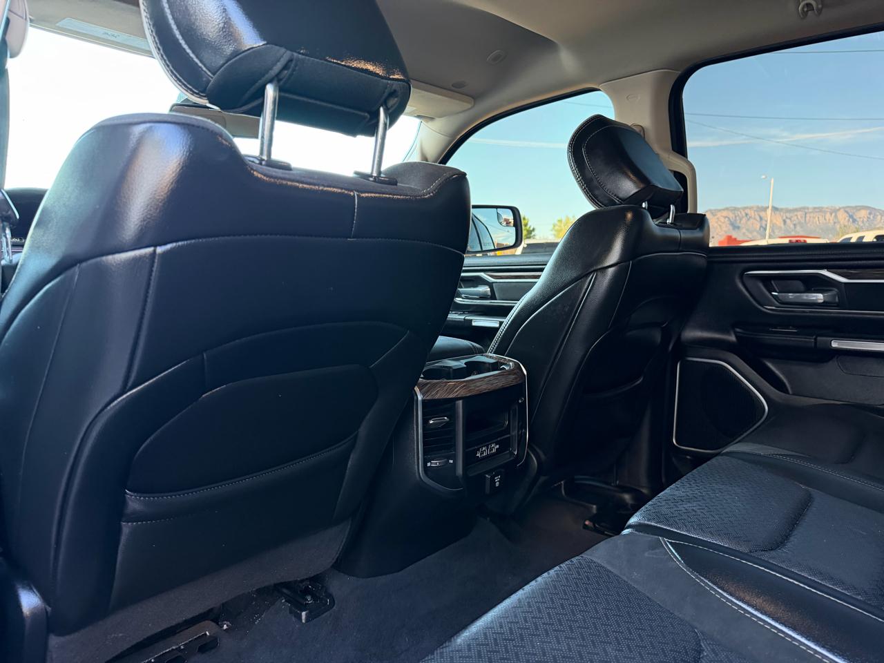 RAM 1500 Laramie Crew Cab SWB 4WD 2019