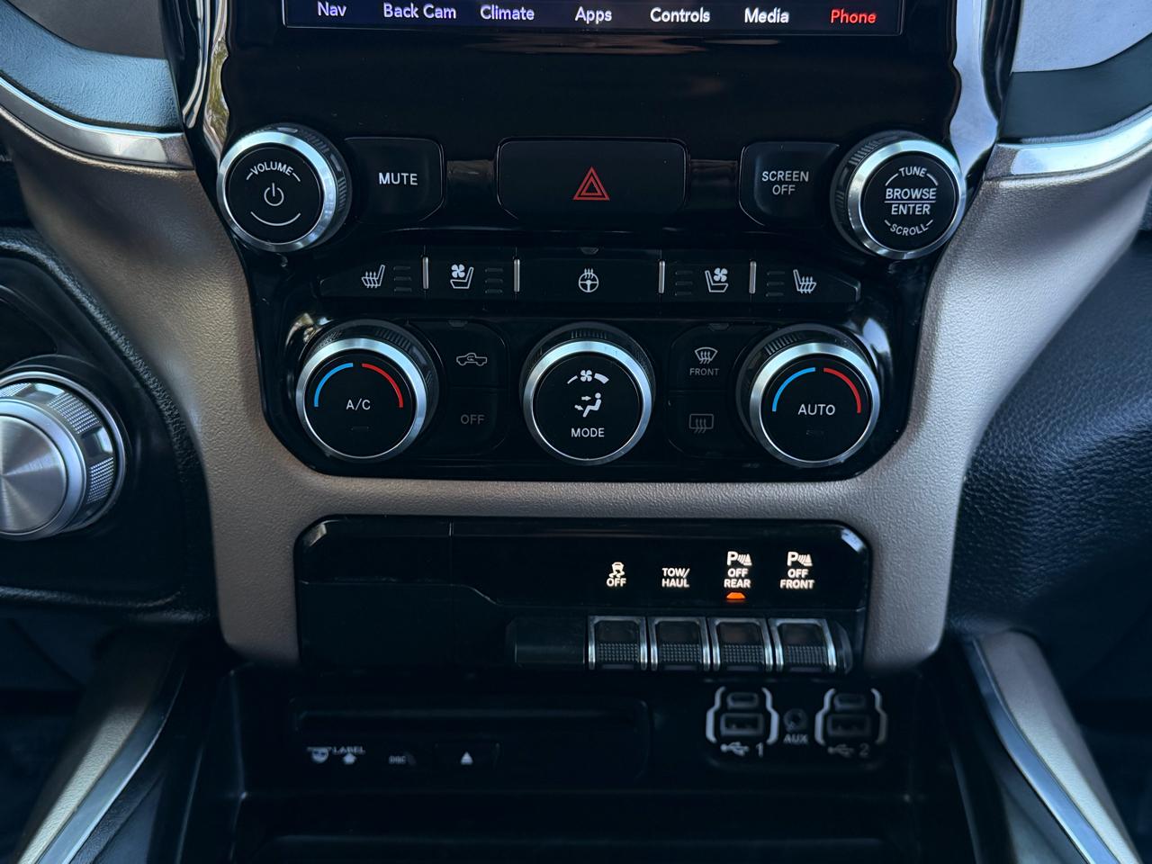 RAM 1500 Laramie Crew Cab SWB 4WD 2019