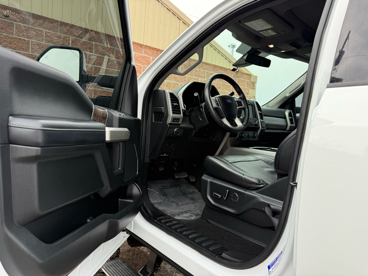 Ford F-350 SD Lariat Crew Cab 4WD 2019