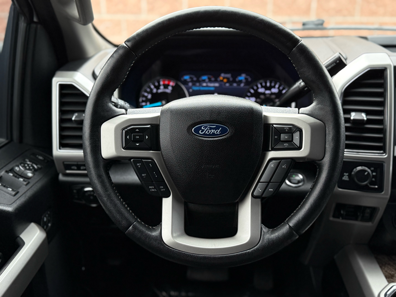 Ford F-350 SD Lariat Crew Cab 4WD 2019