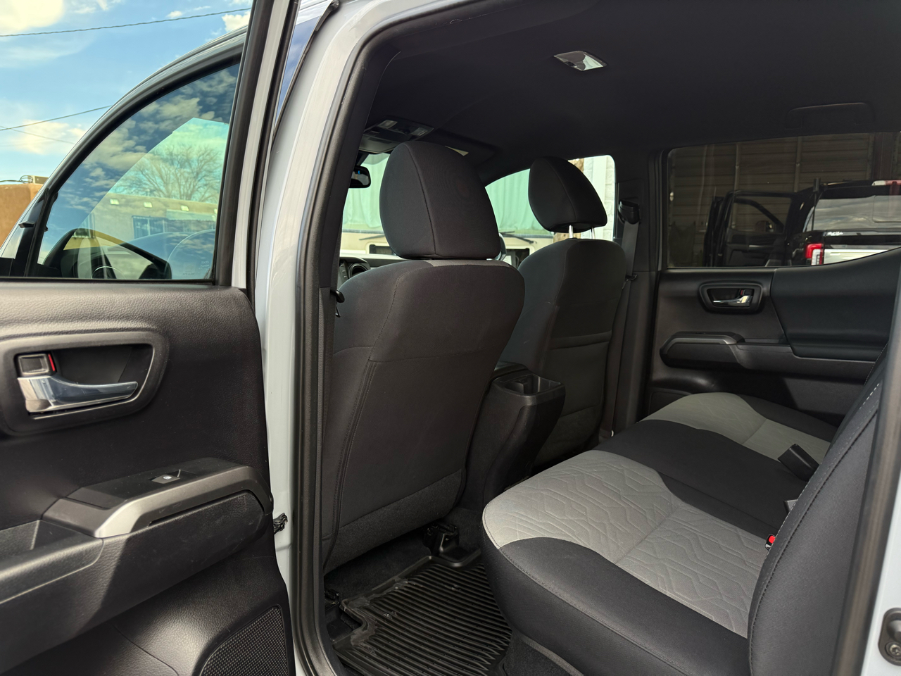 Toyota Tacoma TRD Sport Double Cab 5' Bed V6 4x4 AT (Natl) 2020