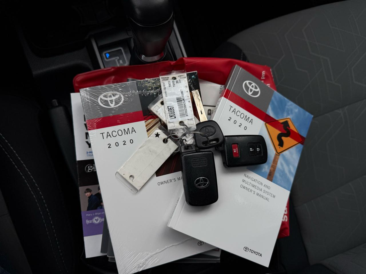 Toyota Tacoma TRD Sport Double Cab 5' Bed V6 4x4 AT (Natl) 2020