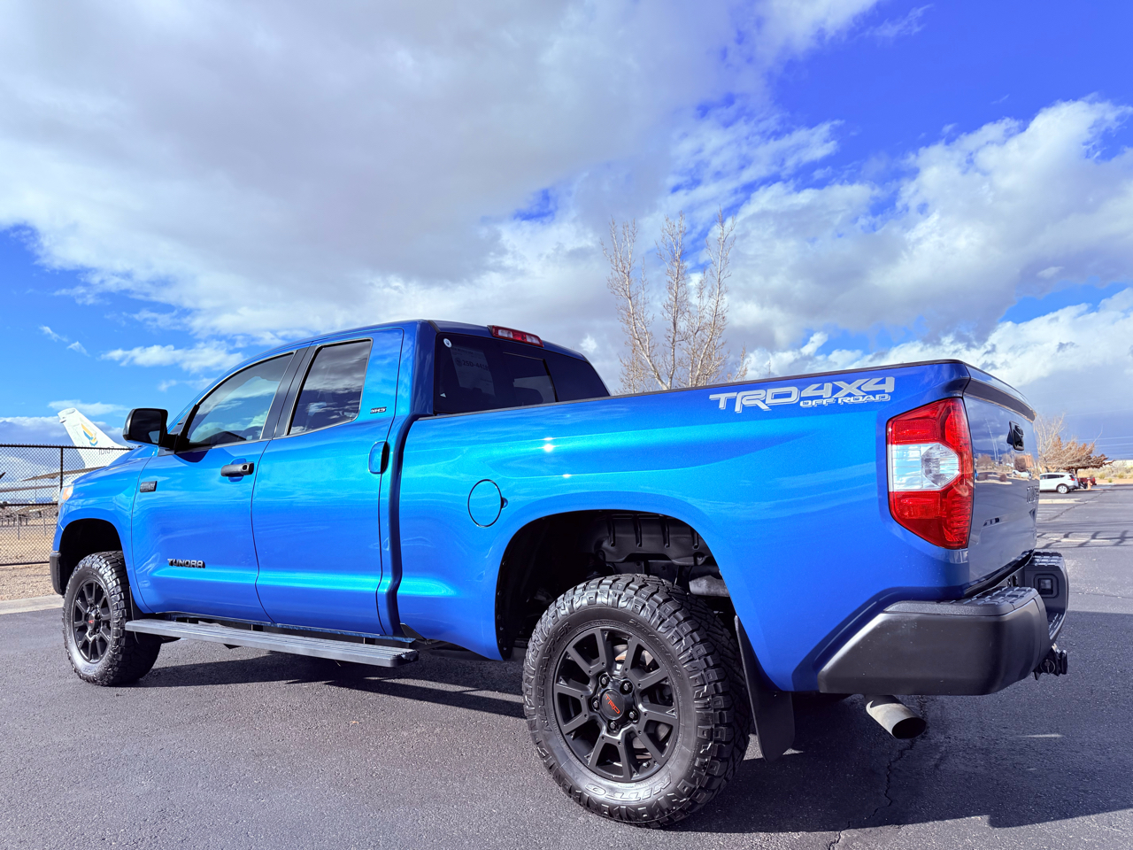 Toyota Tundra SR5 5.7L V8 Double Cab 4WD 2016