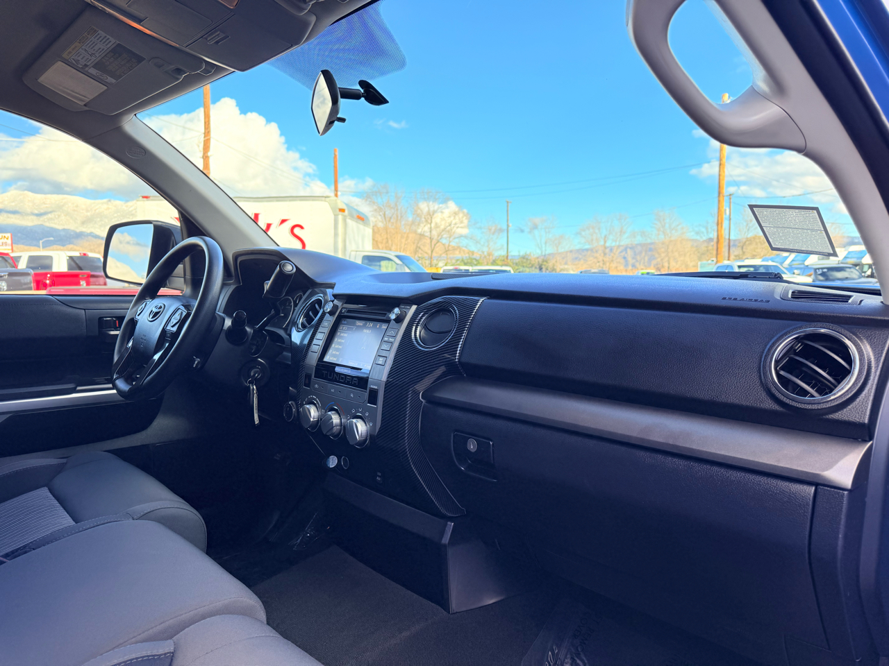 Toyota Tundra SR5 5.7L V8 Double Cab 4WD 2016