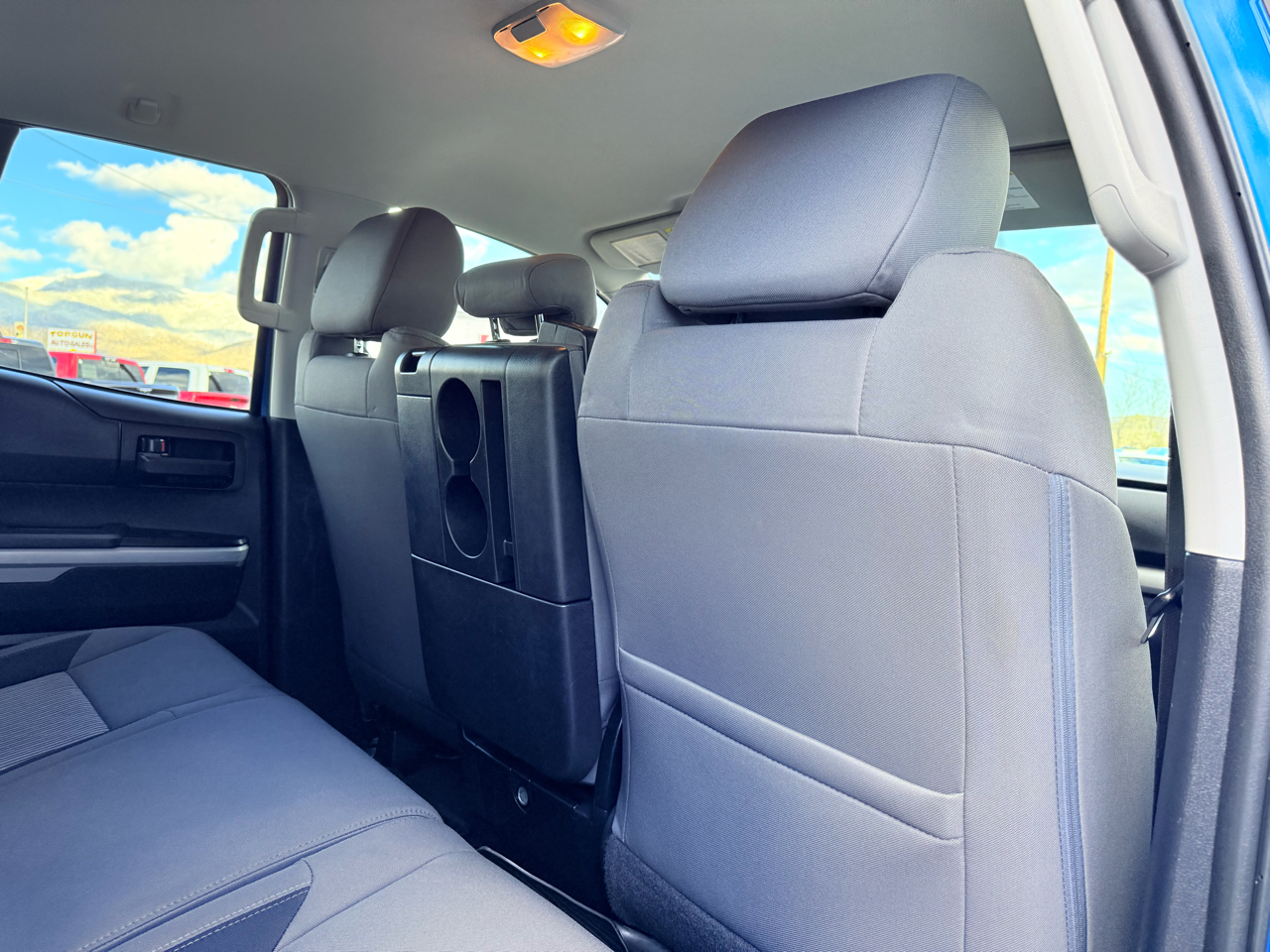 Toyota Tundra SR5 5.7L V8 Double Cab 4WD 2016