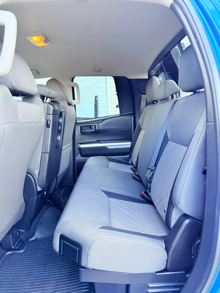 Toyota Tundra SR5 5.7L V8 Double Cab 4WD 2016