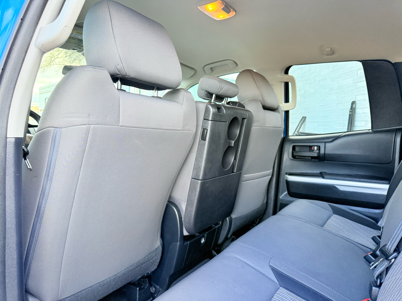 Toyota Tundra SR5 5.7L V8 Double Cab 4WD 2016