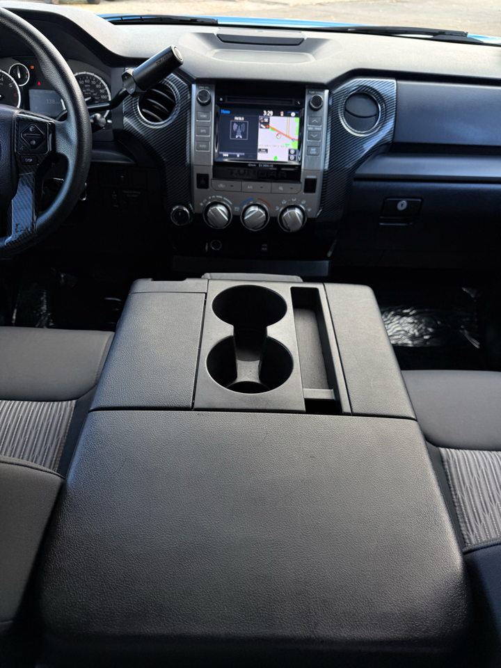 Toyota Tundra SR5 5.7L V8 Double Cab 4WD 2016