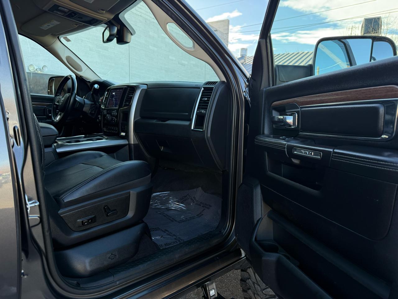 RAM 2500 Laramie Mega Cab 4WD 2018