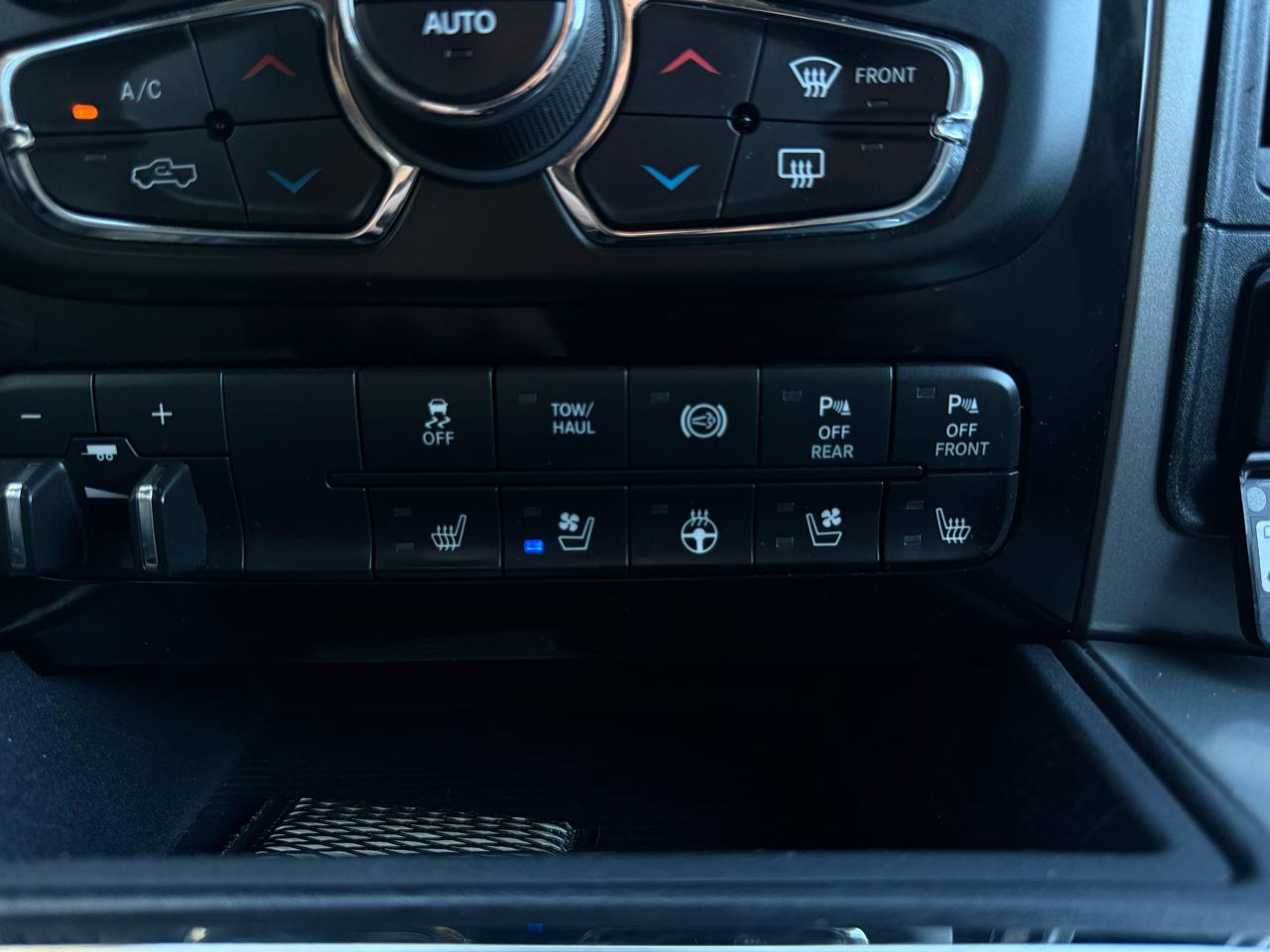 RAM 2500 Laramie Mega Cab 4WD 2018