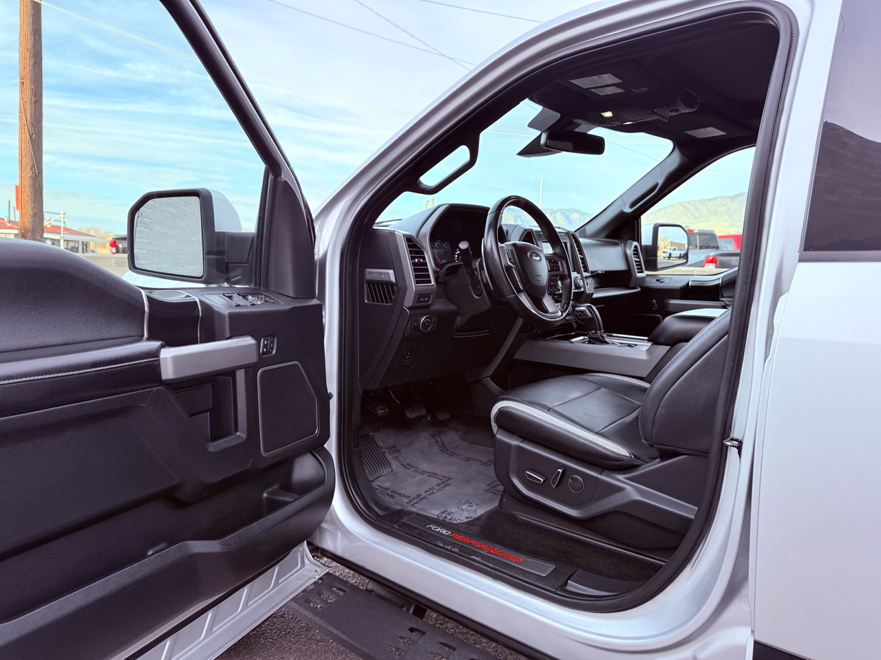 Ford F-150 Raptor SuperCrew 4WD 2018