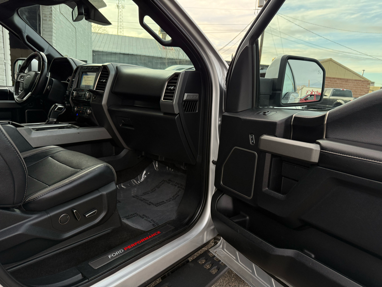 Ford F-150 Raptor SuperCrew 4WD 2018