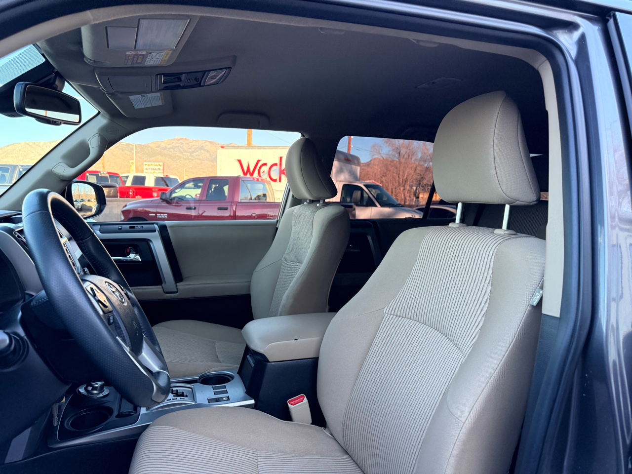 Toyota 4Runner SR5 4WD 2020