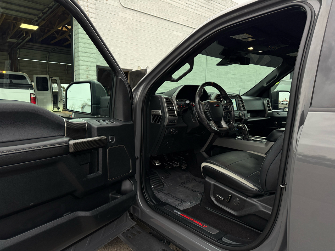 Ford F-150 Raptor SuperCrew 4WD 2018