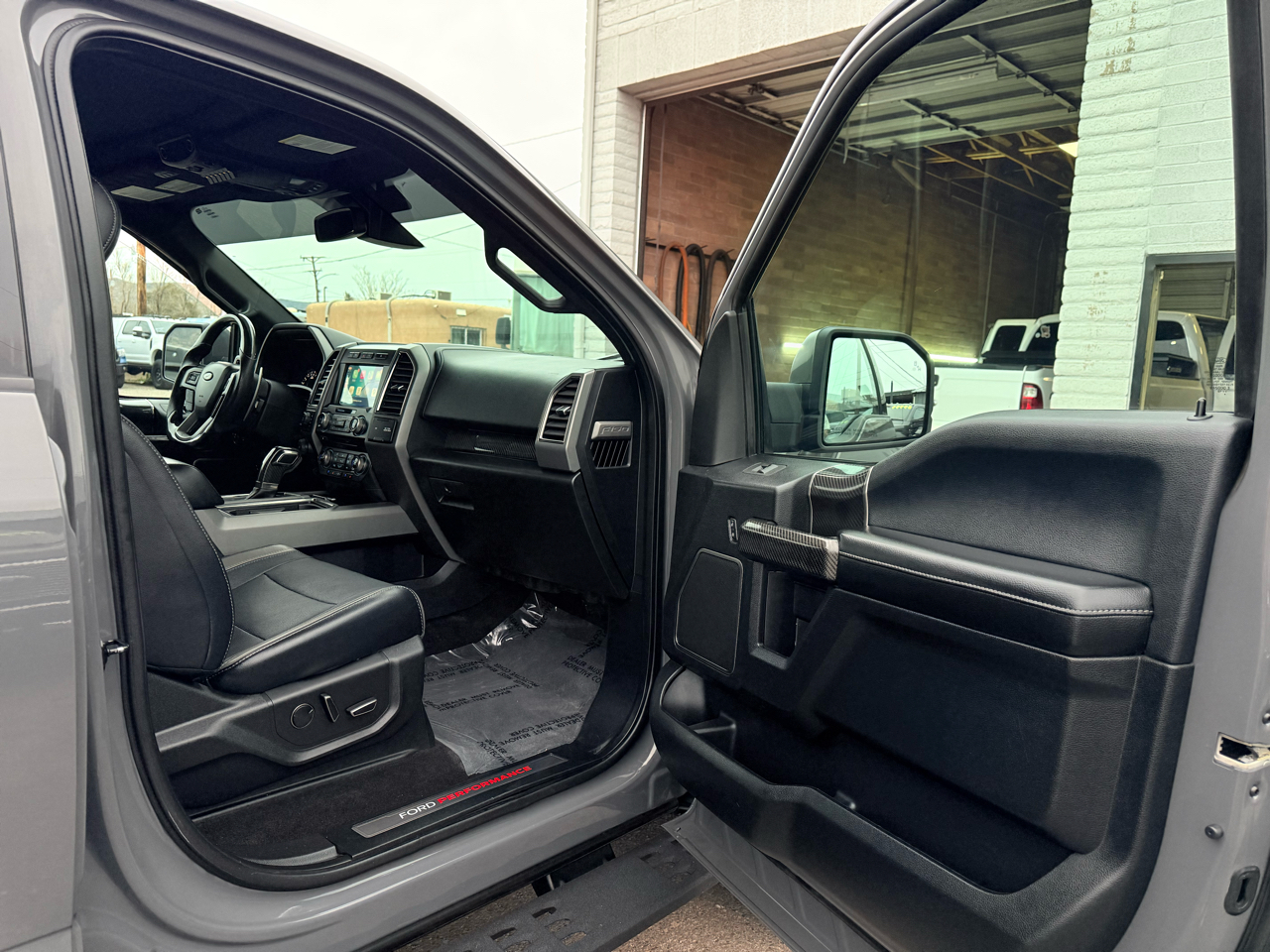 Ford F-150 Raptor SuperCrew 4WD 2018