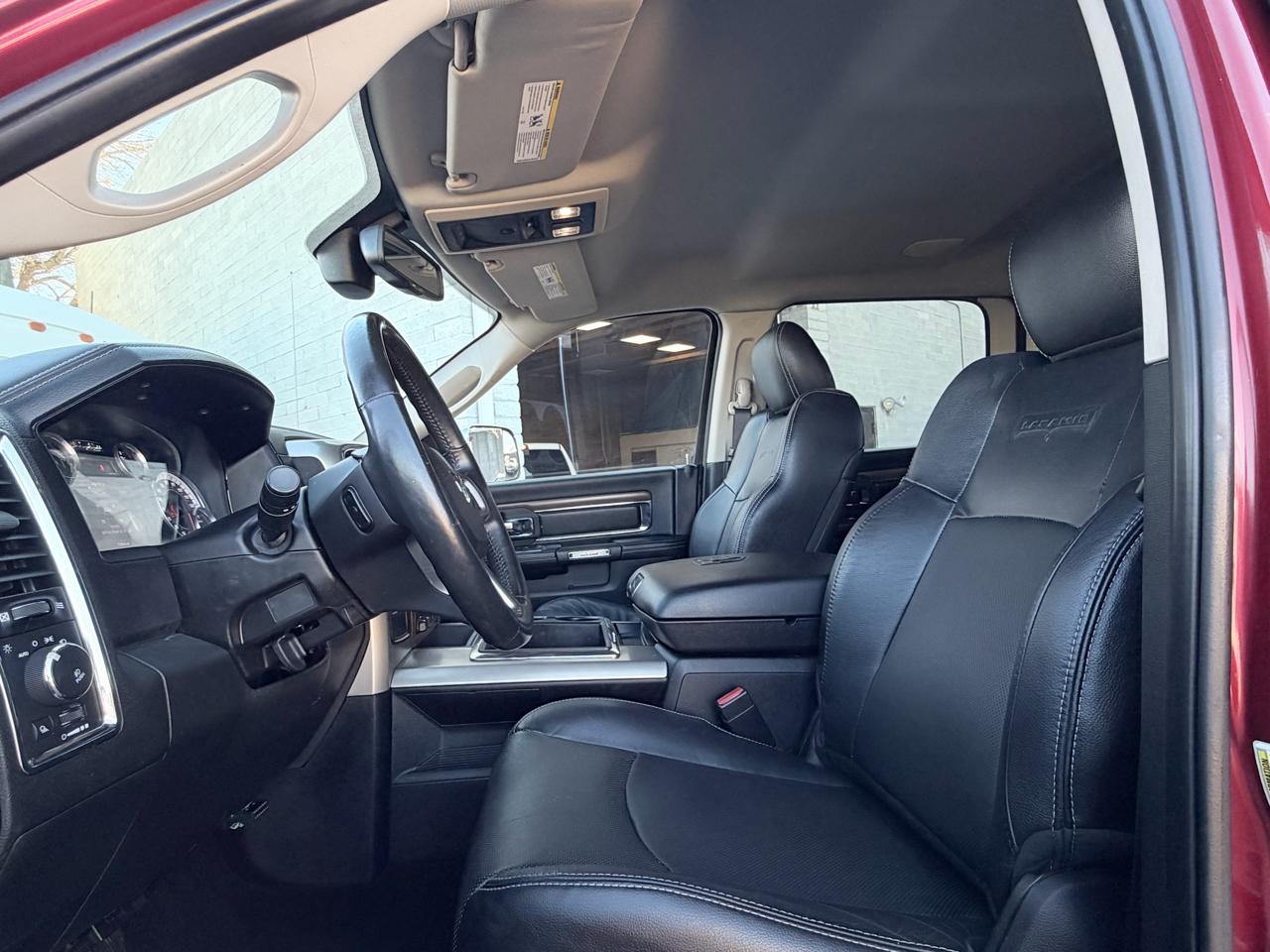 RAM 2500 Laramie Mega Cab 4WD 2015