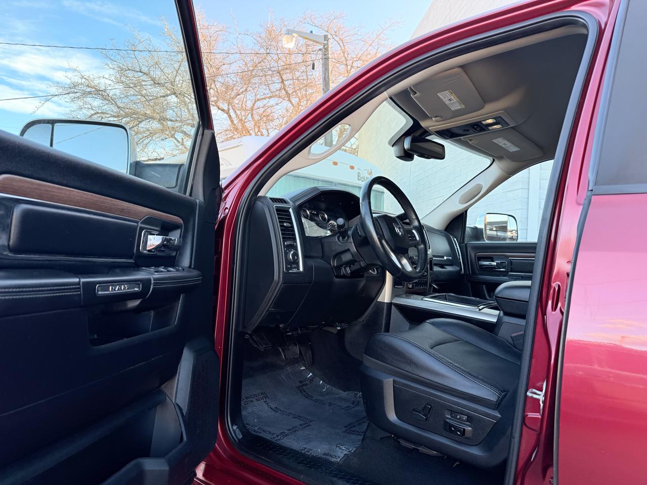 RAM 2500 Laramie Mega Cab 4WD 2015