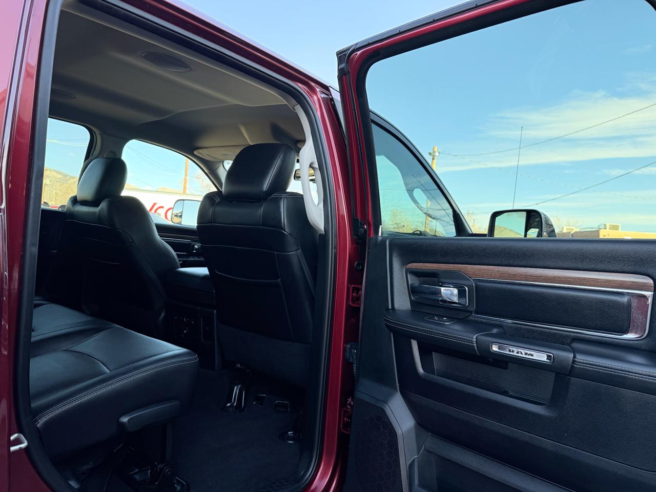 RAM 2500 Laramie Mega Cab 4WD 2015