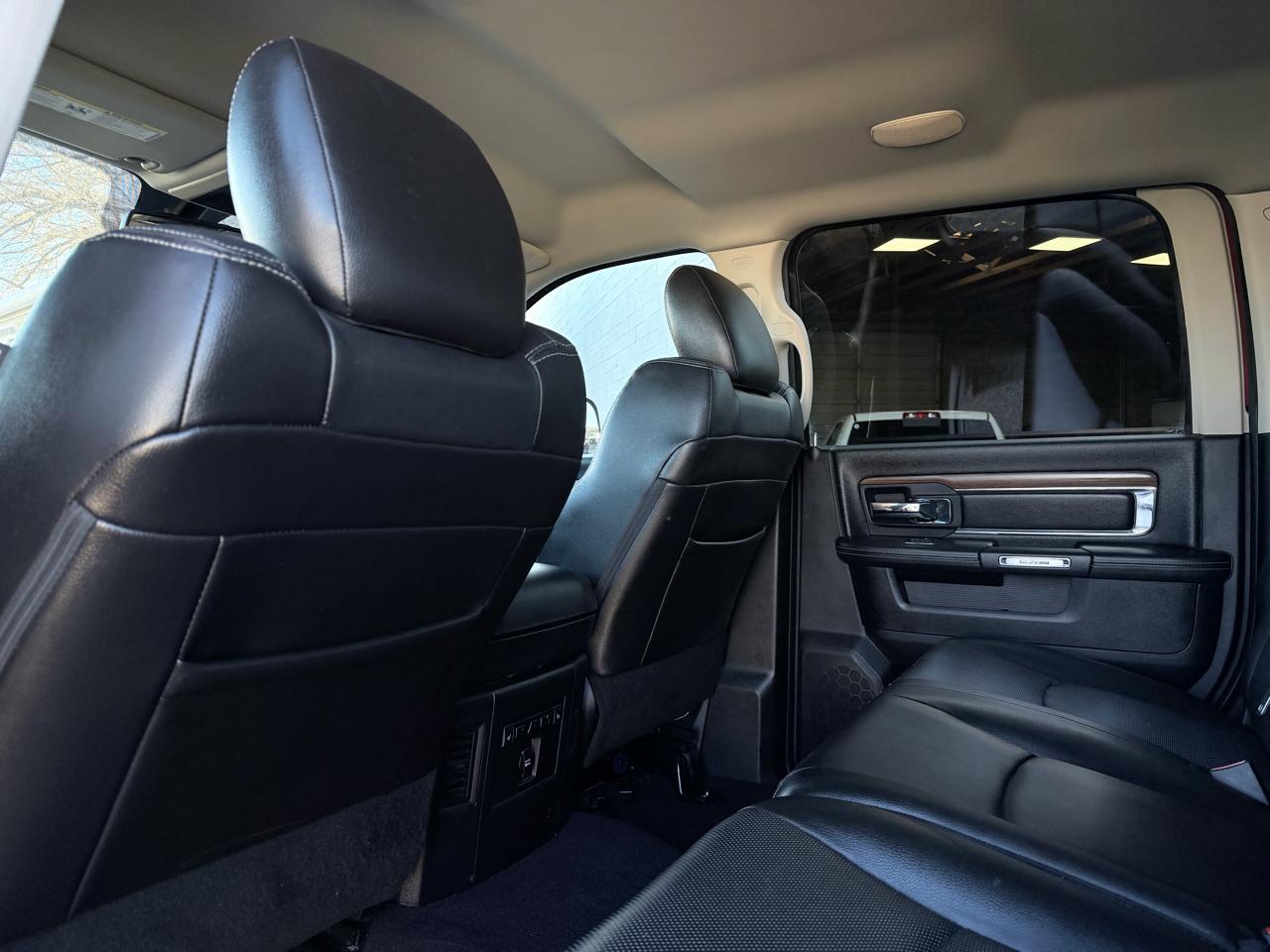 RAM 2500 Laramie Mega Cab 4WD 2015