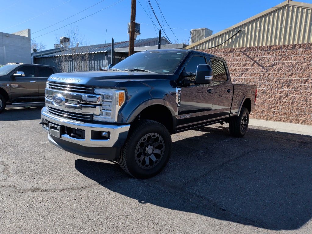Ford F-350 SD Lariat Crew Cab 4WD 2017