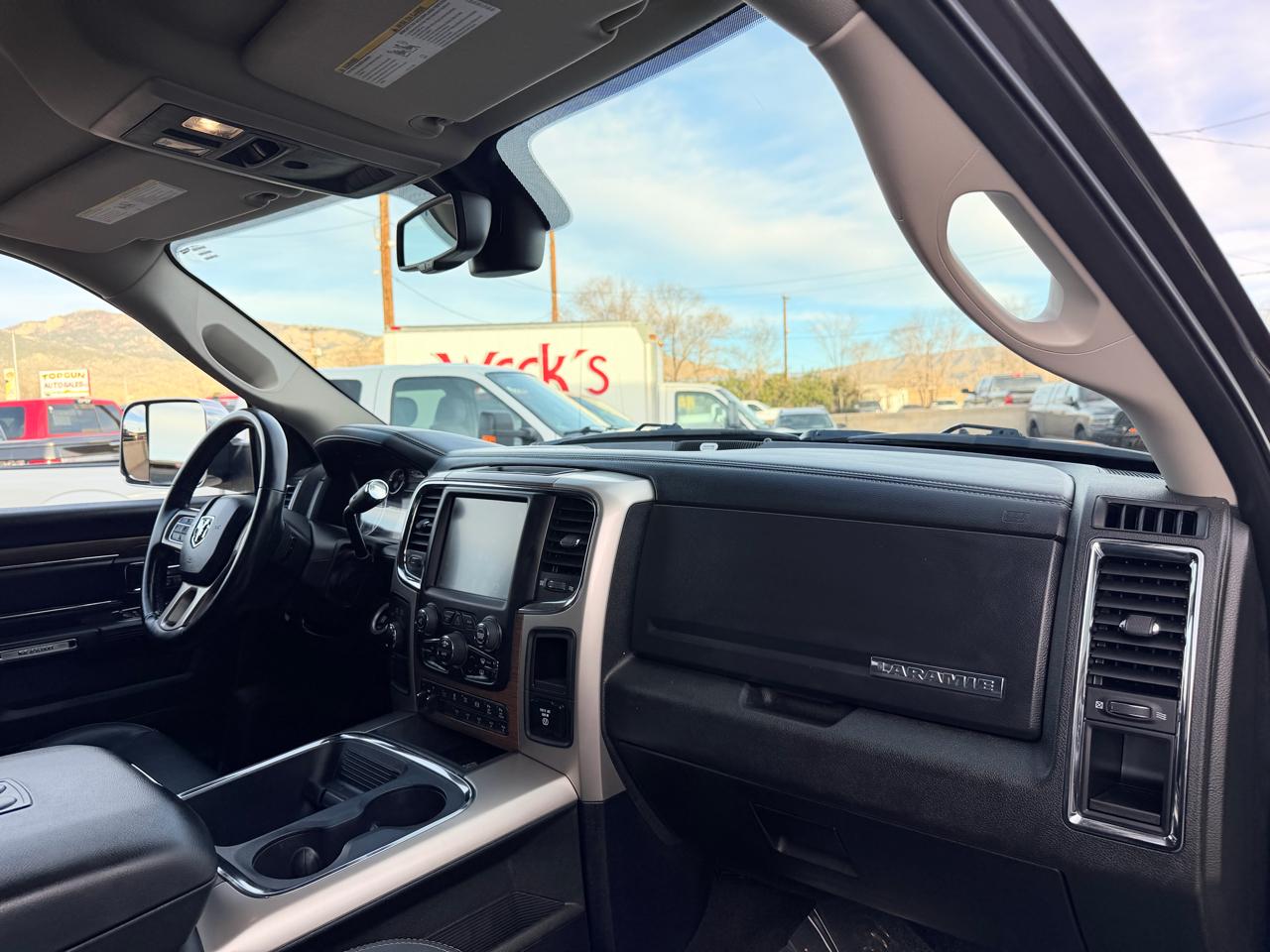 RAM 3500 Laramie Mega Cab 4WD 2017