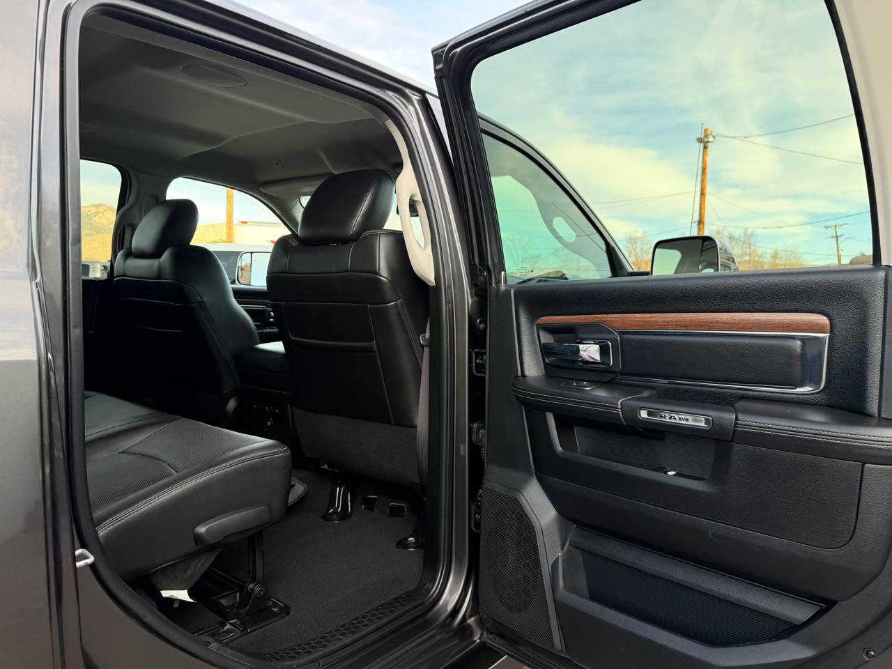 RAM 3500 Laramie Mega Cab 4WD 2017