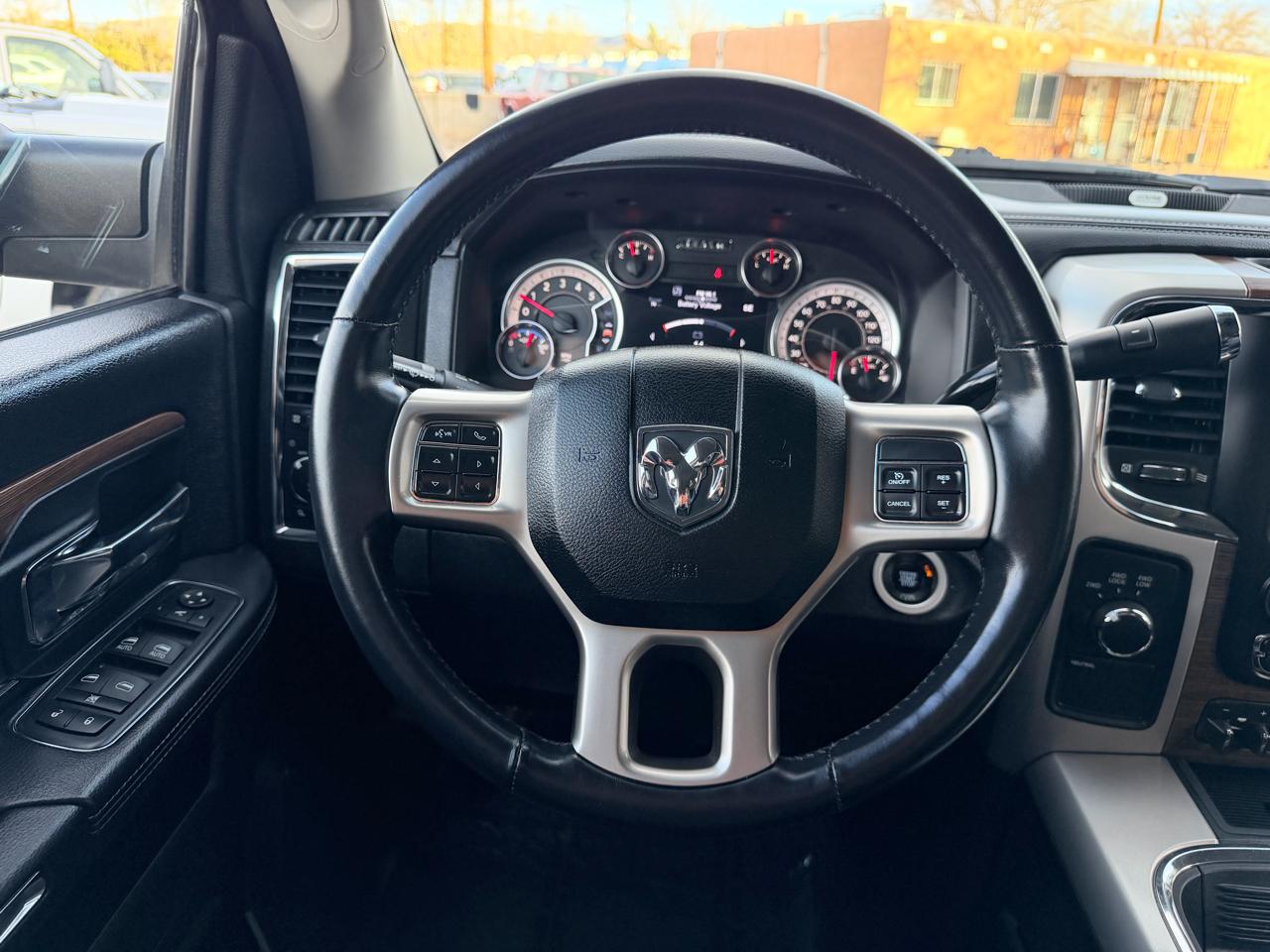 RAM 3500 Laramie Mega Cab 4WD 2017