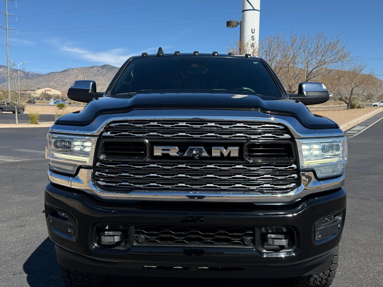 RAM 3500 Limited Mega Cab 4WD 2020