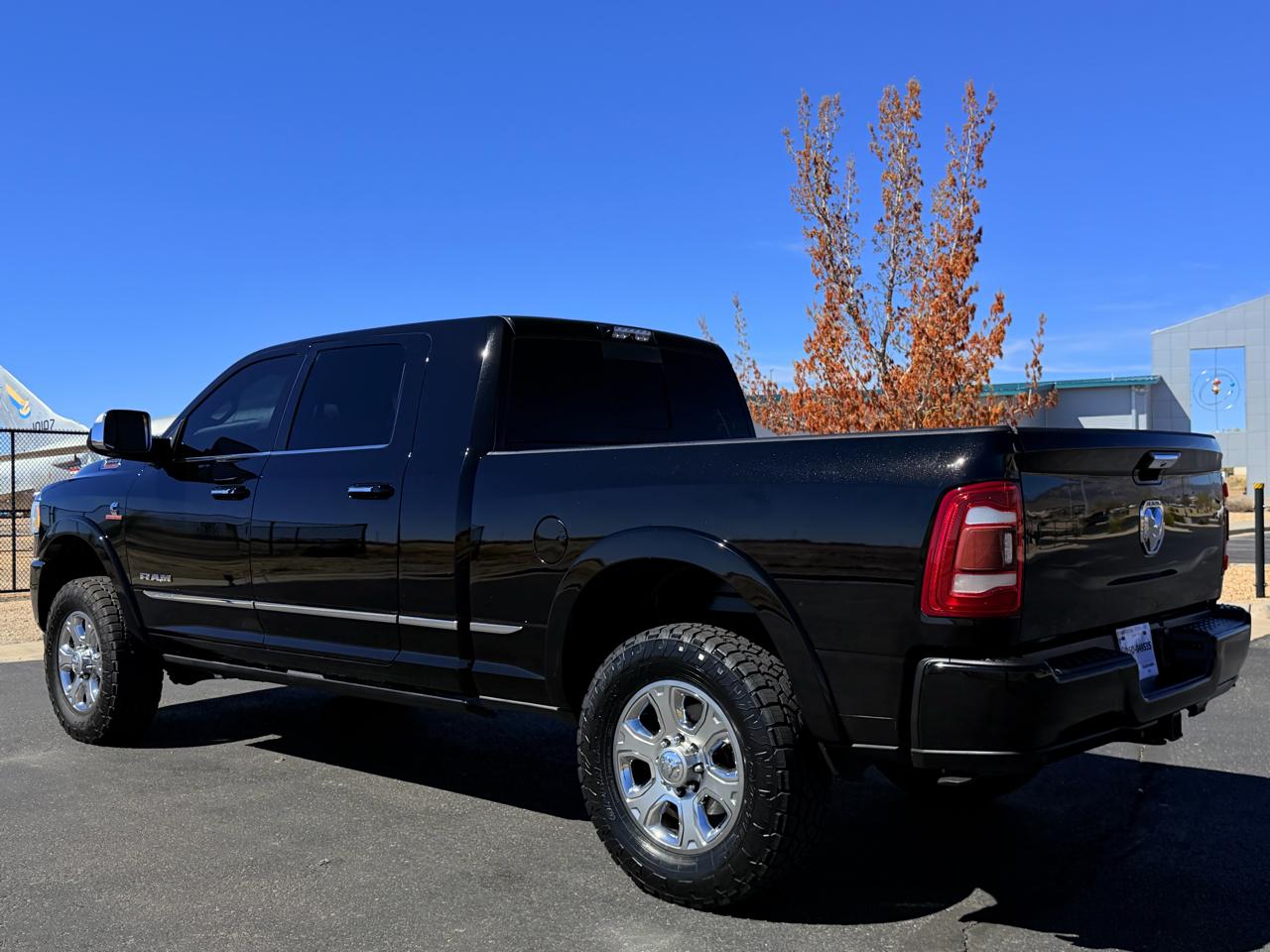 RAM 3500 Limited Mega Cab 4WD 2020