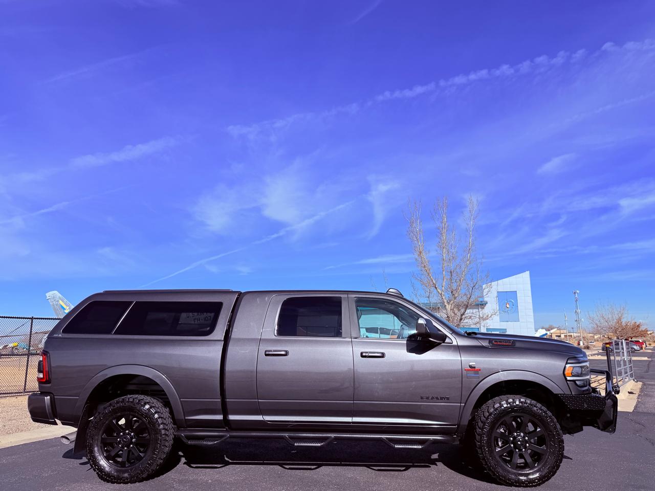 RAM 2500 Laramie Mega Cab 4WD 2020