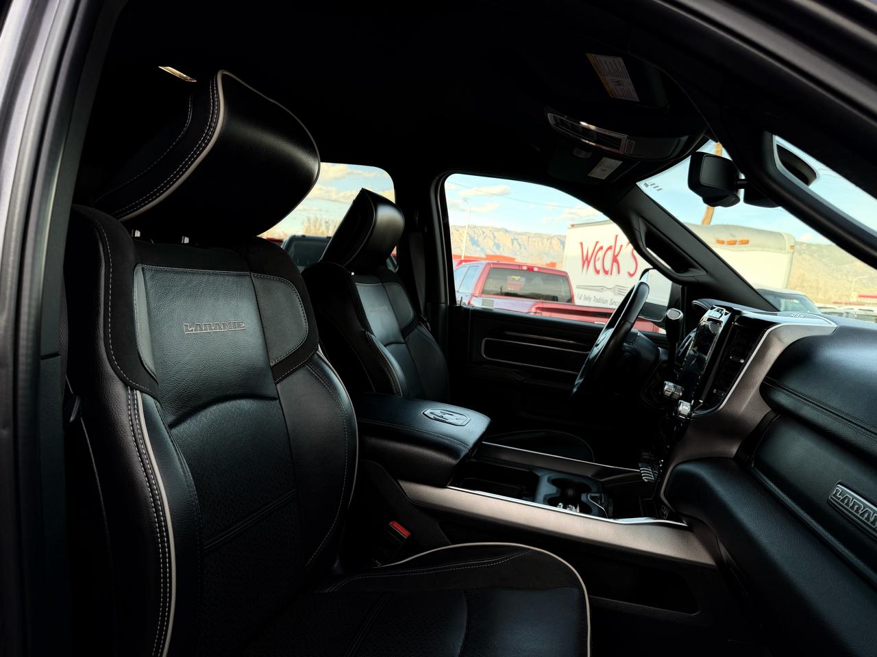 RAM 2500 Laramie Mega Cab 4WD 2020