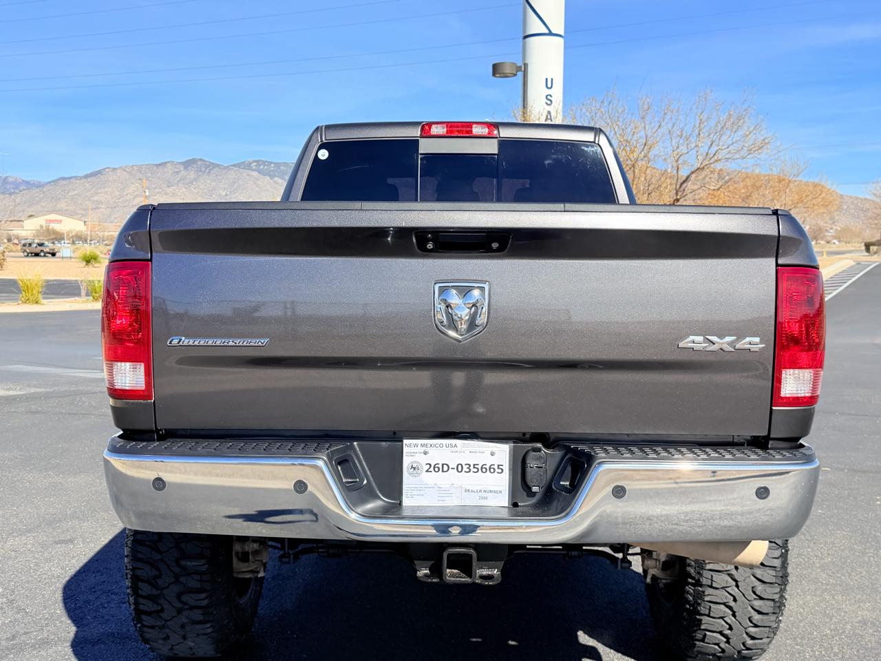 RAM 2500 Outdoorsman 4x4 Crew Cab 6'4" Box 2016