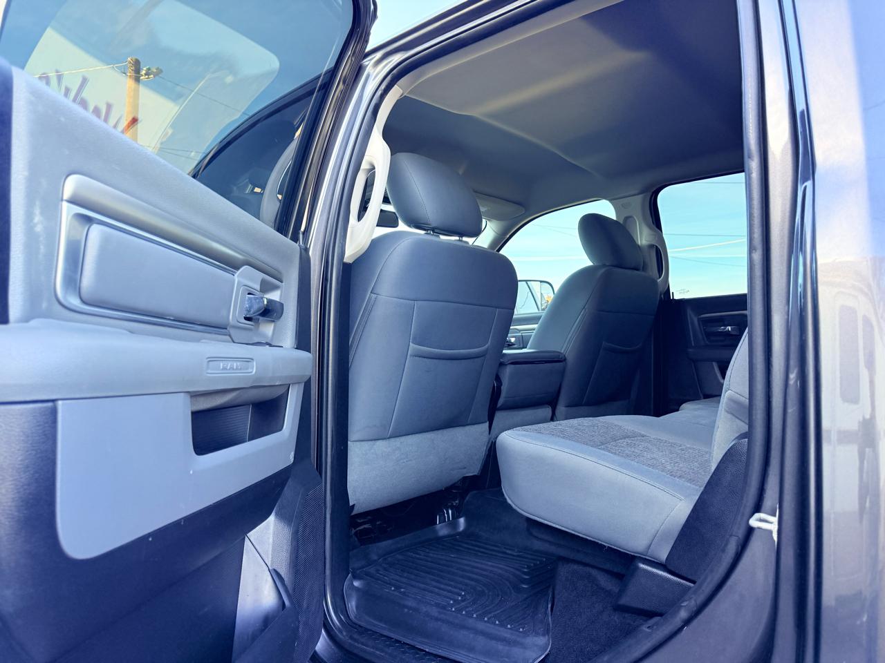 RAM 2500 Outdoorsman 4x4 Crew Cab 6'4" Box 2016