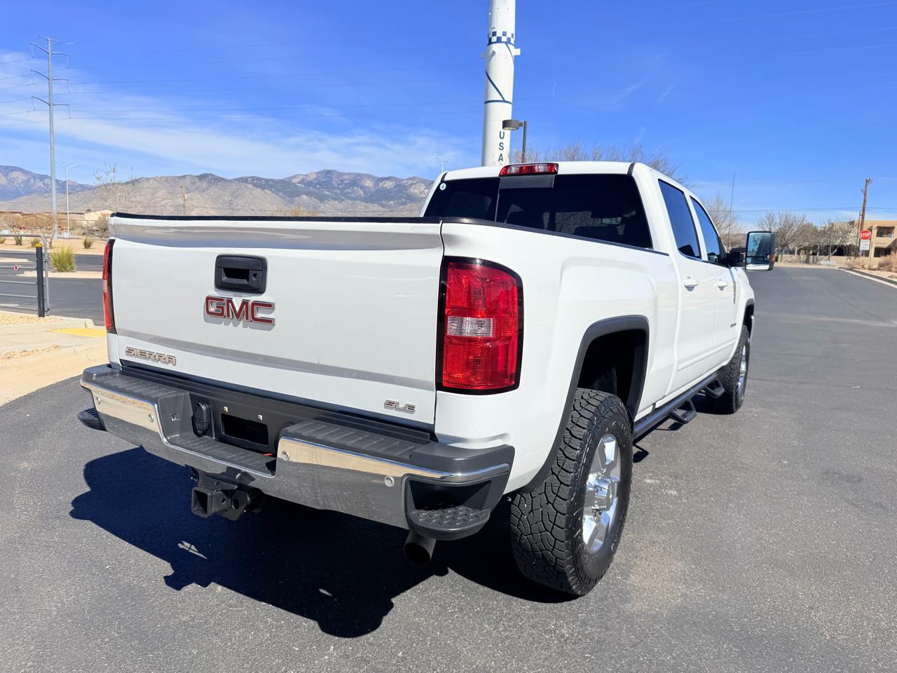 GMC Sierra 2500HD SLE Crew Cab 4WD 2018