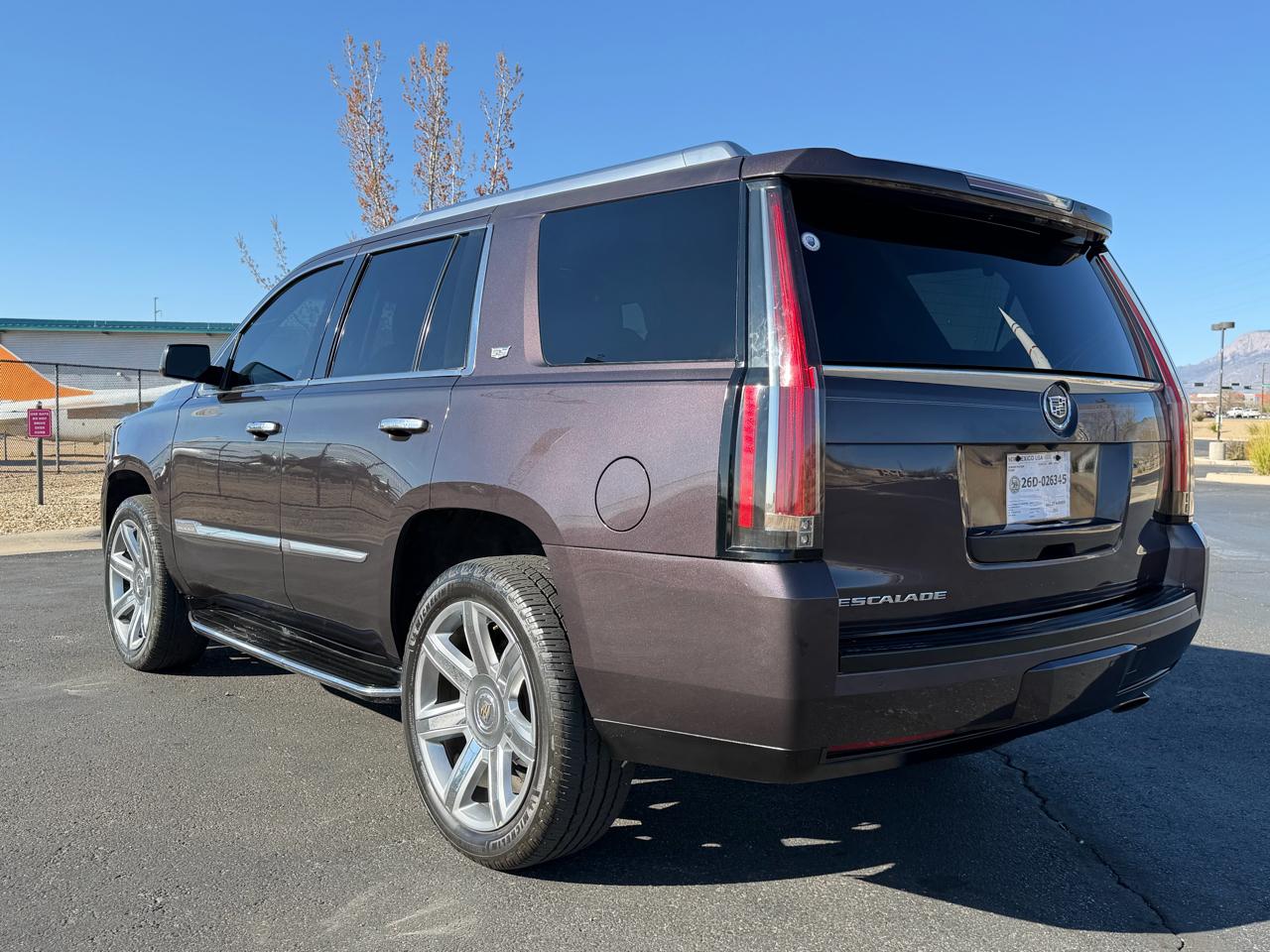 Cadillac Escalade Luxury 4WD 2015