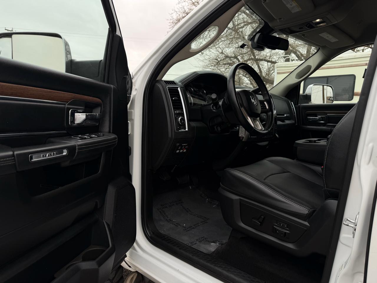 RAM 2500 Laramie Crew Cab SWB 4WD 2017