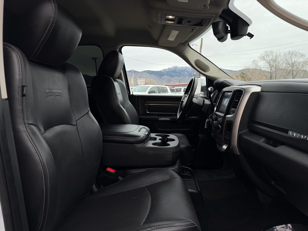 RAM 2500 Laramie Crew Cab SWB 4WD 2017