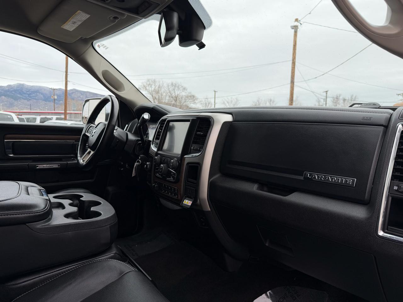 RAM 2500 Laramie Crew Cab SWB 4WD 2017