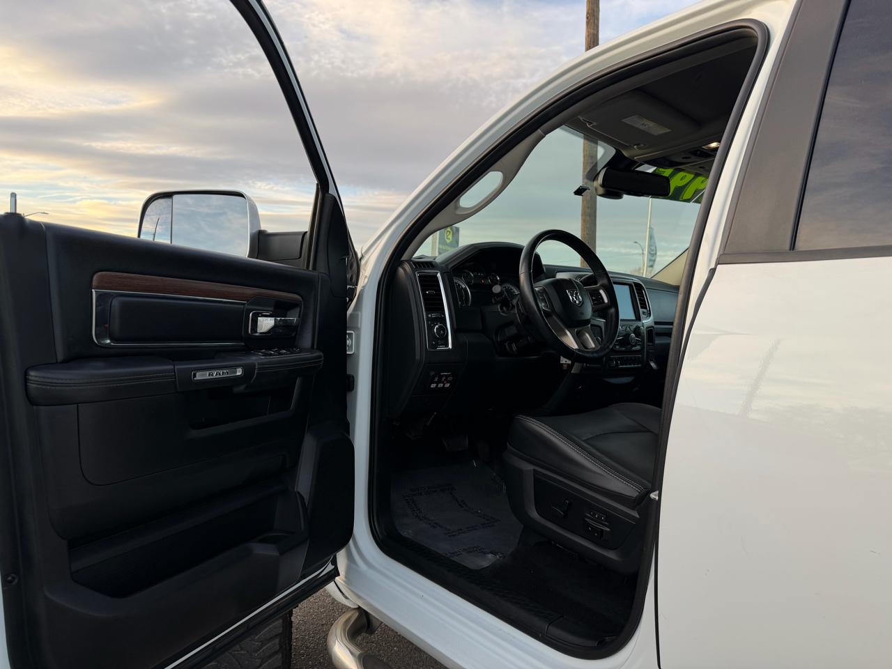 RAM 2500 Laramie Crew Cab SWB 4WD 2017