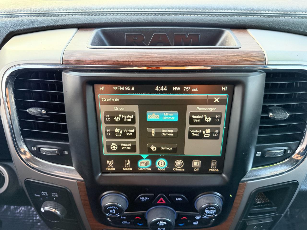 RAM 2500 Laramie Crew Cab SWB 4WD 2017