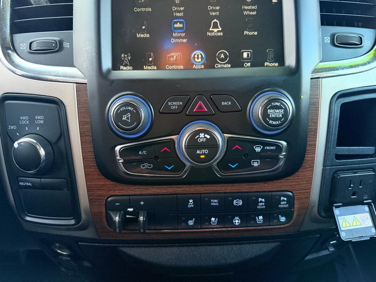 RAM 2500 Laramie Crew Cab SWB 4WD 2017